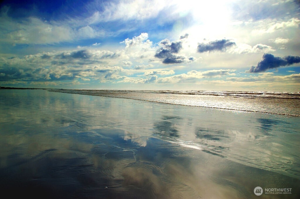 673 Island Circle SE, Ocean Shores, WA 98569