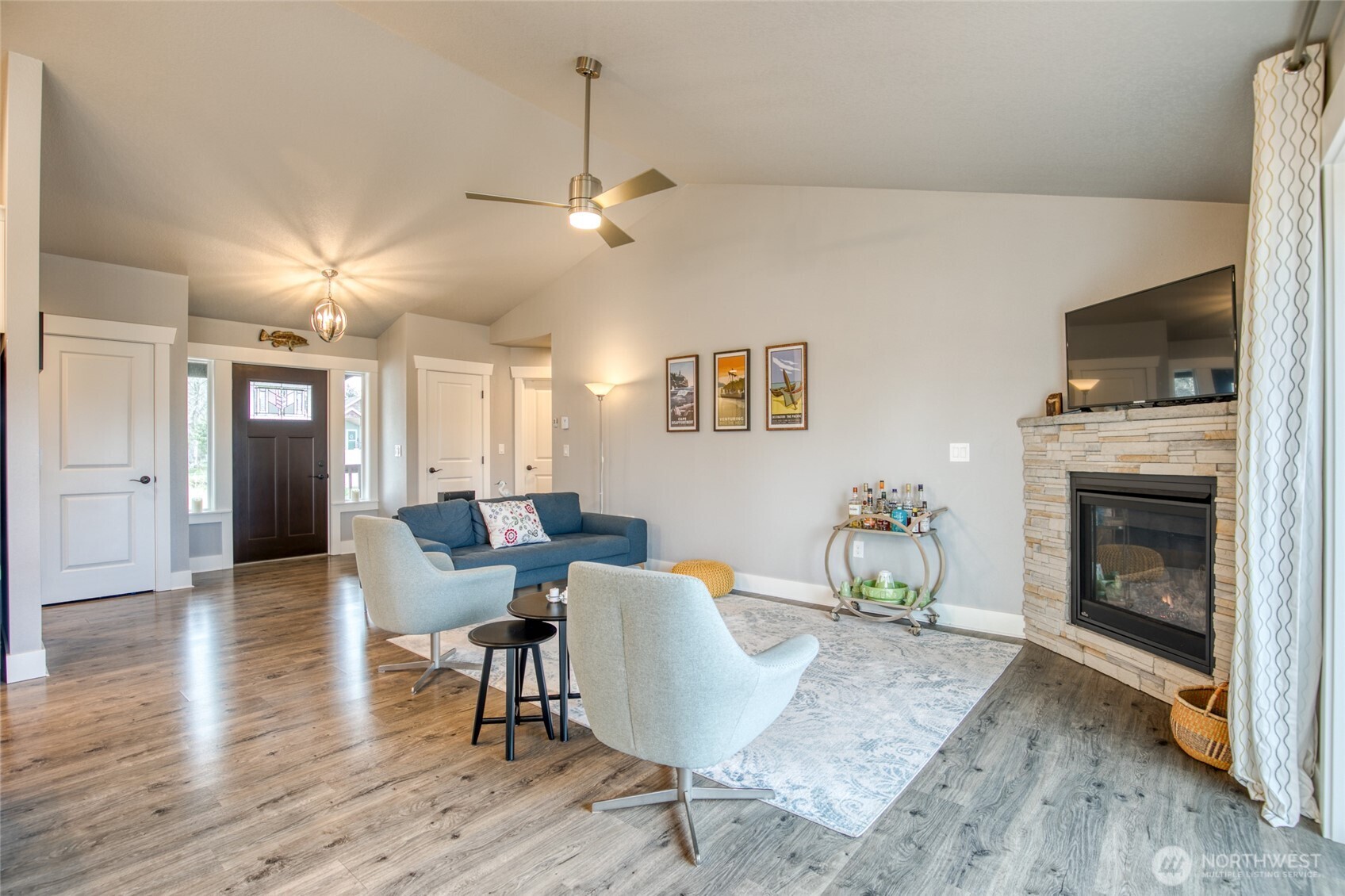 673 Island Circle SE, Ocean Shores, WA 98569