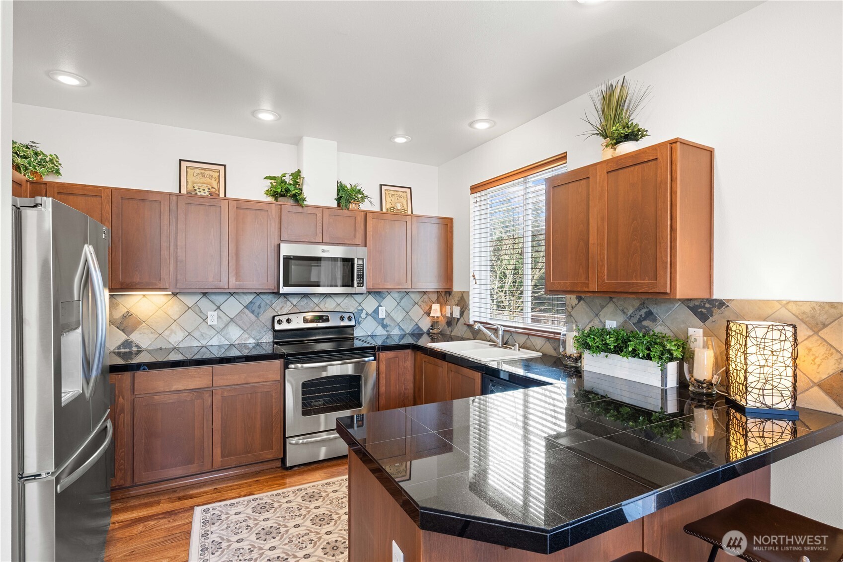 814 10th Street SE, Puyallup, WA 98372