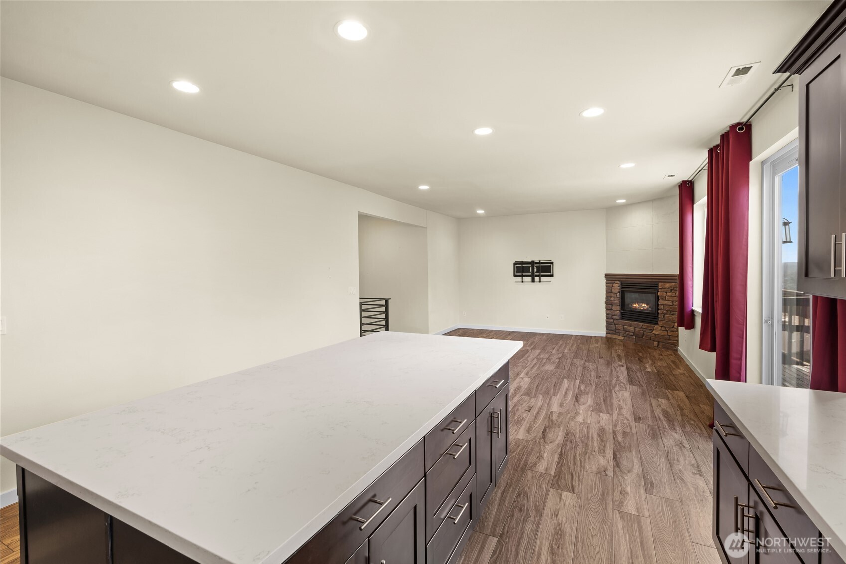 2002 63rd Avenue NE, Tacoma, WA 98422