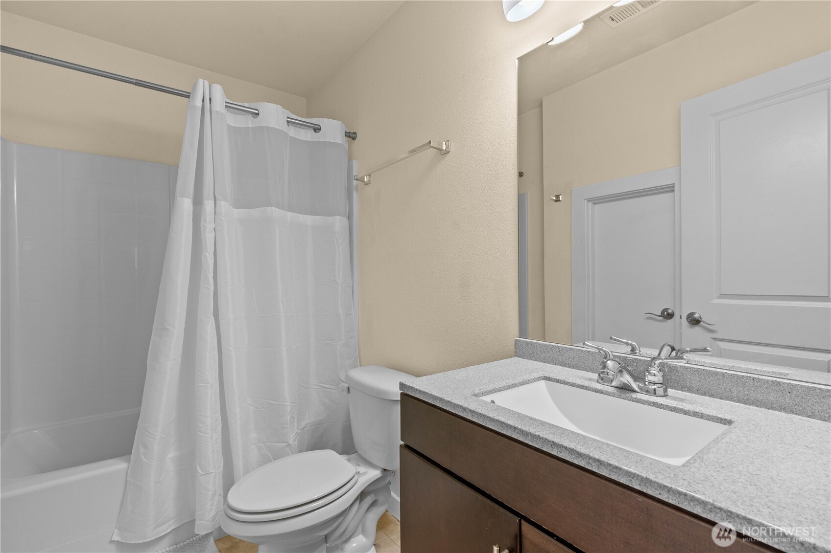 2002 63rd Avenue NE, Tacoma, WA 98422