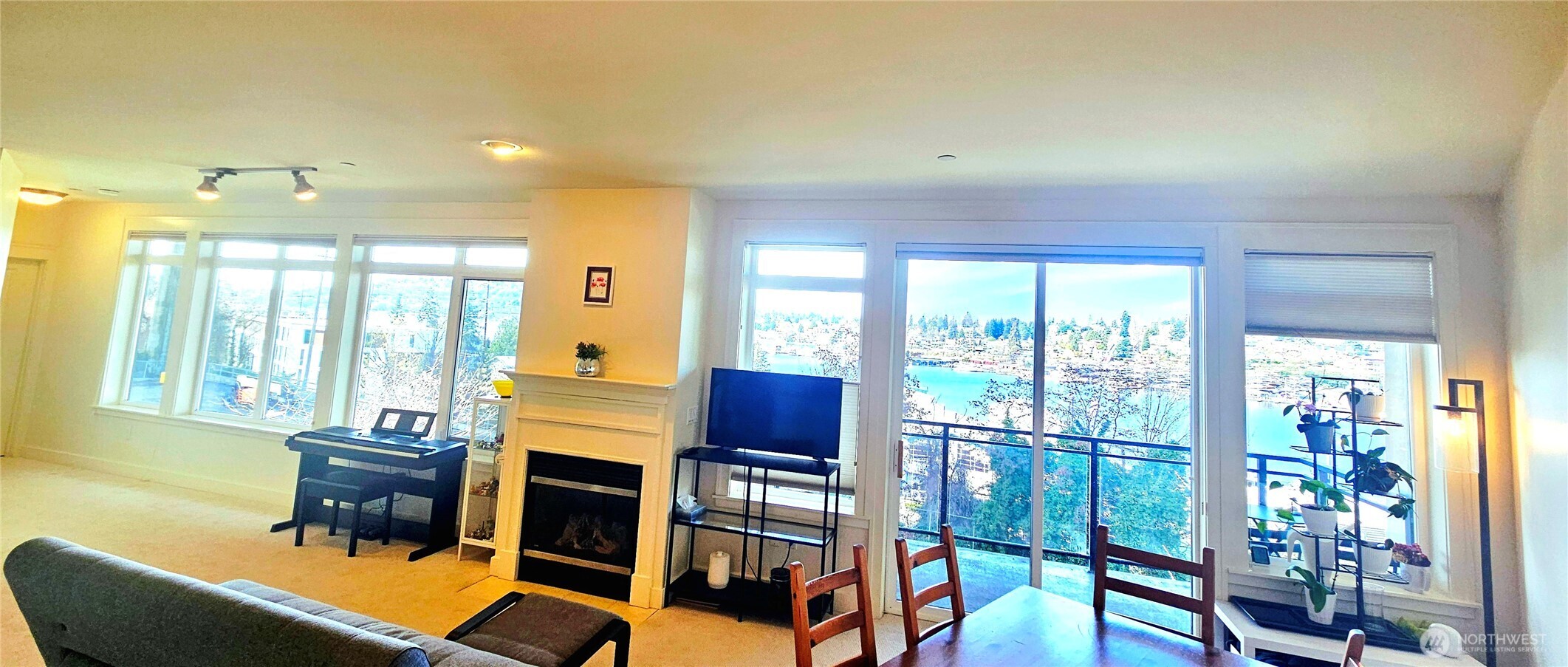 3217 Eastlake Avenue E #303, Seattle, WA 98102