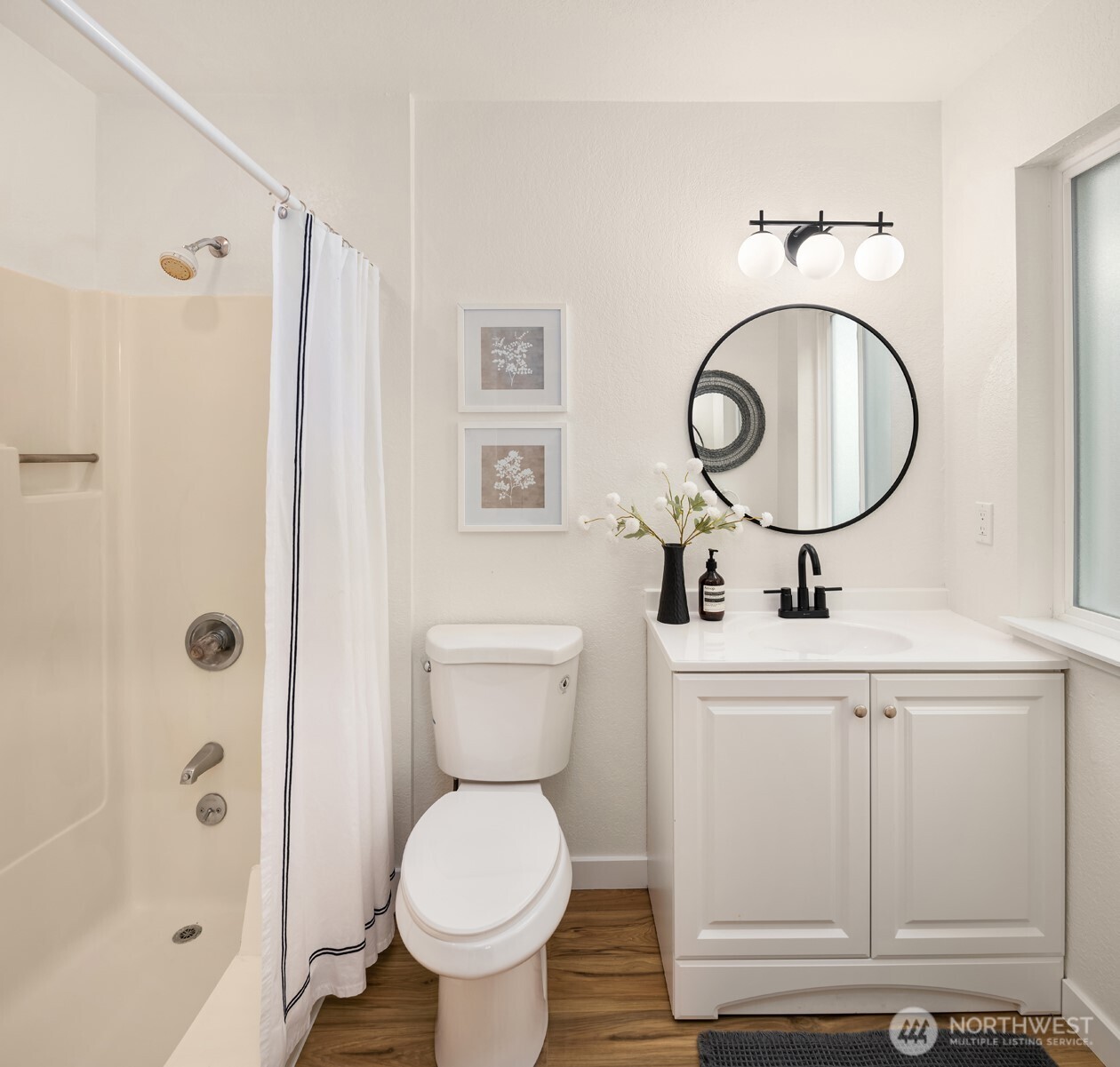 18003 108th Avenue NE #B2, Bothell, WA 98011