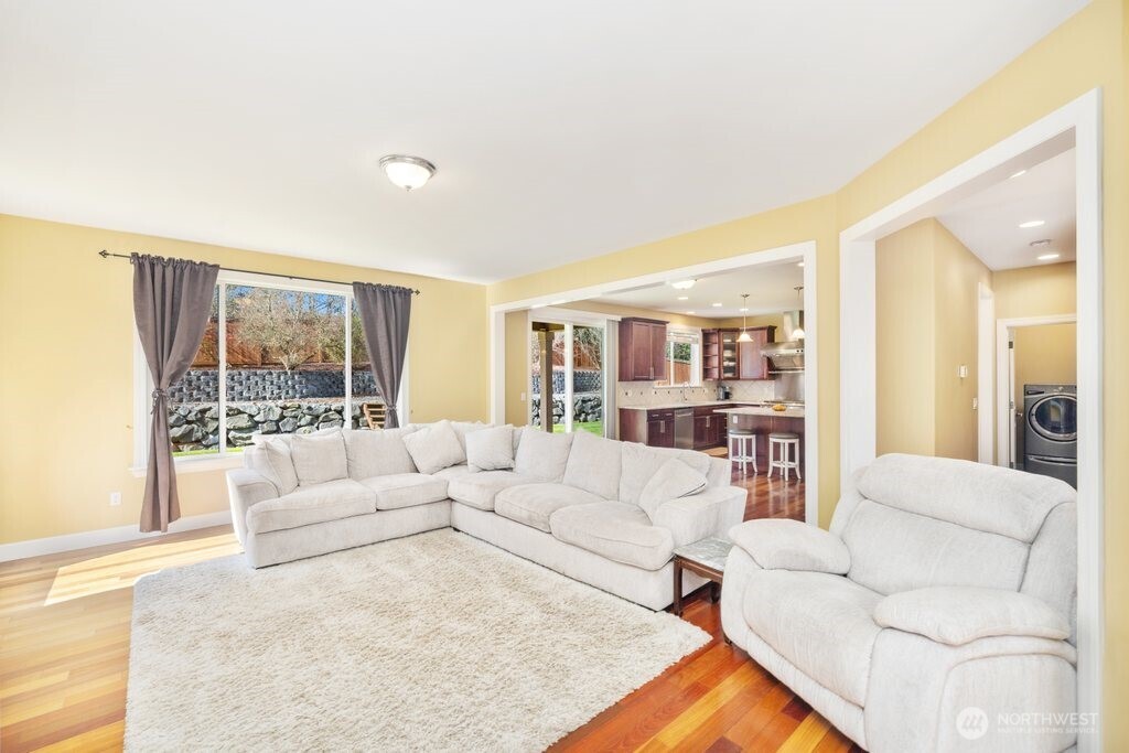 12910 194th Avenue Ct E, Bonney Lake, WA 98391-6097