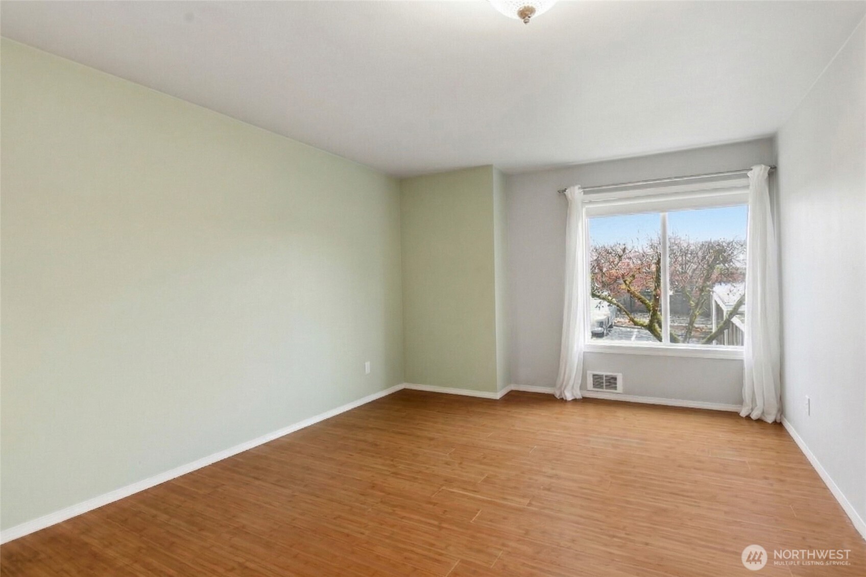 5021 Ripley Lane N #101, Renton, WA 98056