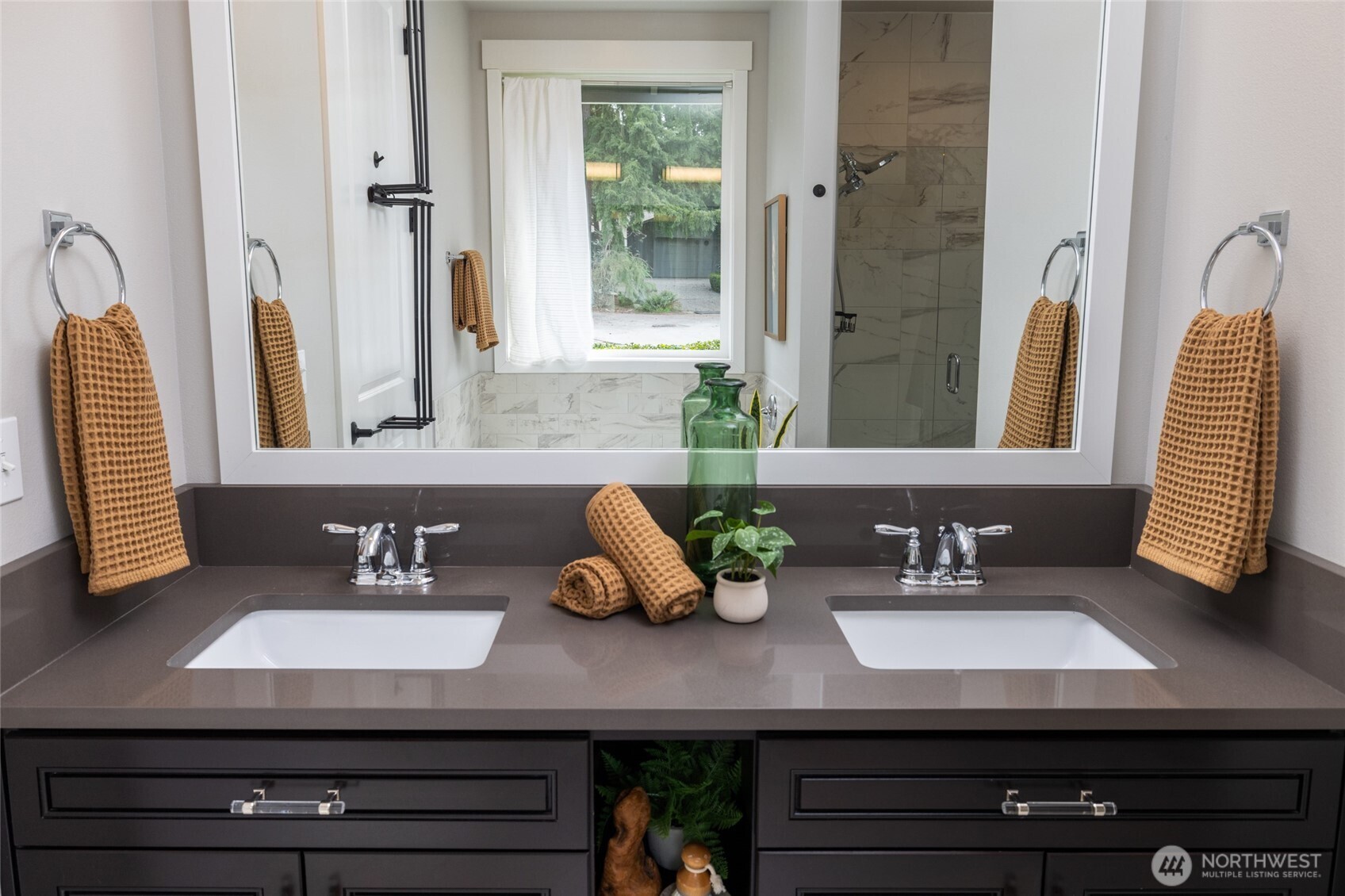 611 Upland Drive , Mount Vernon, WA 98273