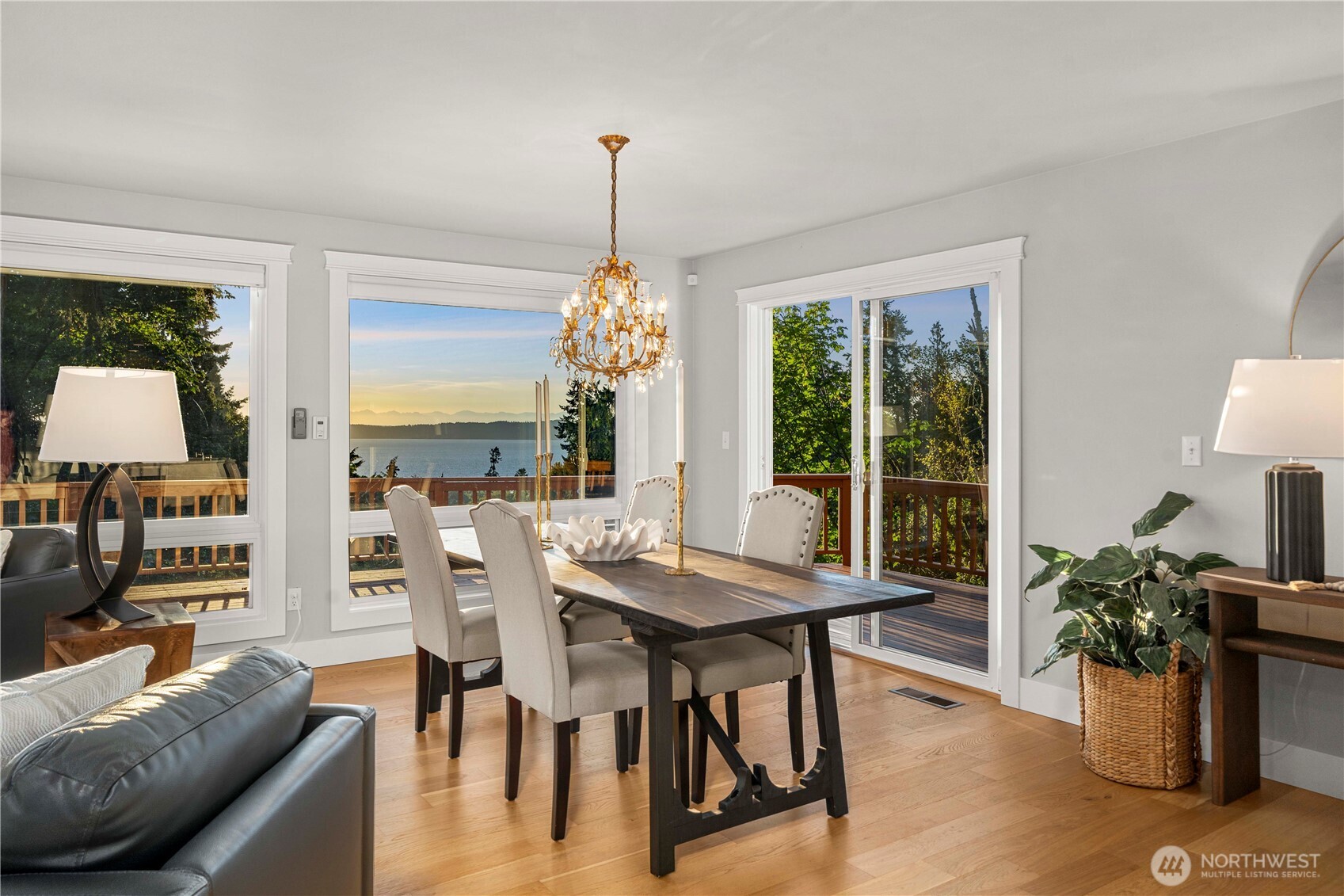 28601 13th Avenue S, Federal Way, WA 98003