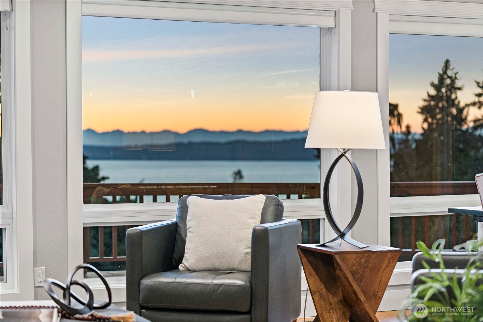 28601 13th Avenue S, Federal Way, WA 98003