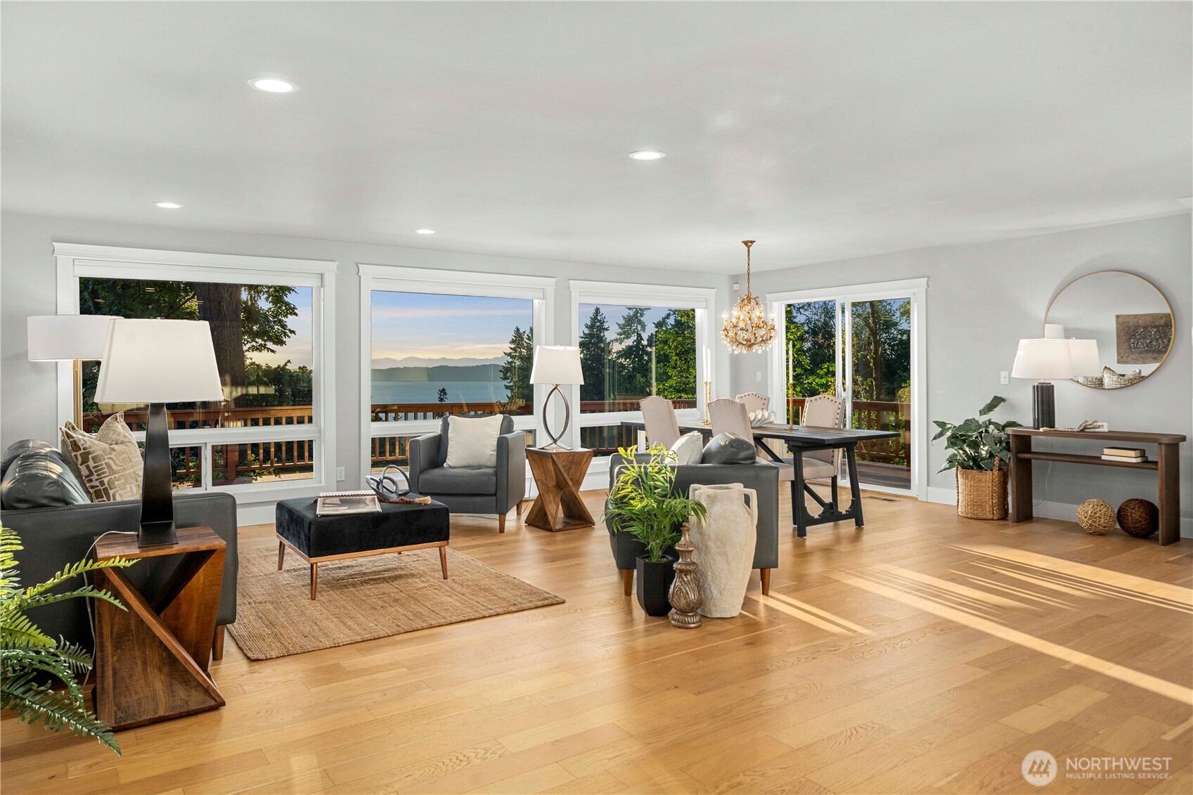 28601 13th Avenue S, Federal Way, WA 98003