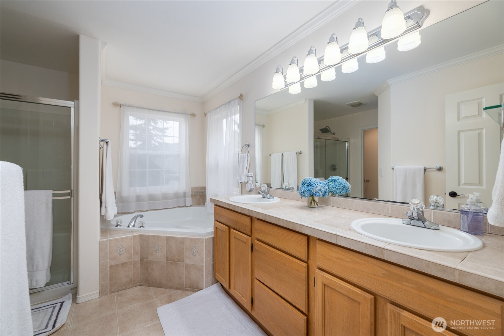 1014 S 38th Place , Mount Vernon, WA 98274