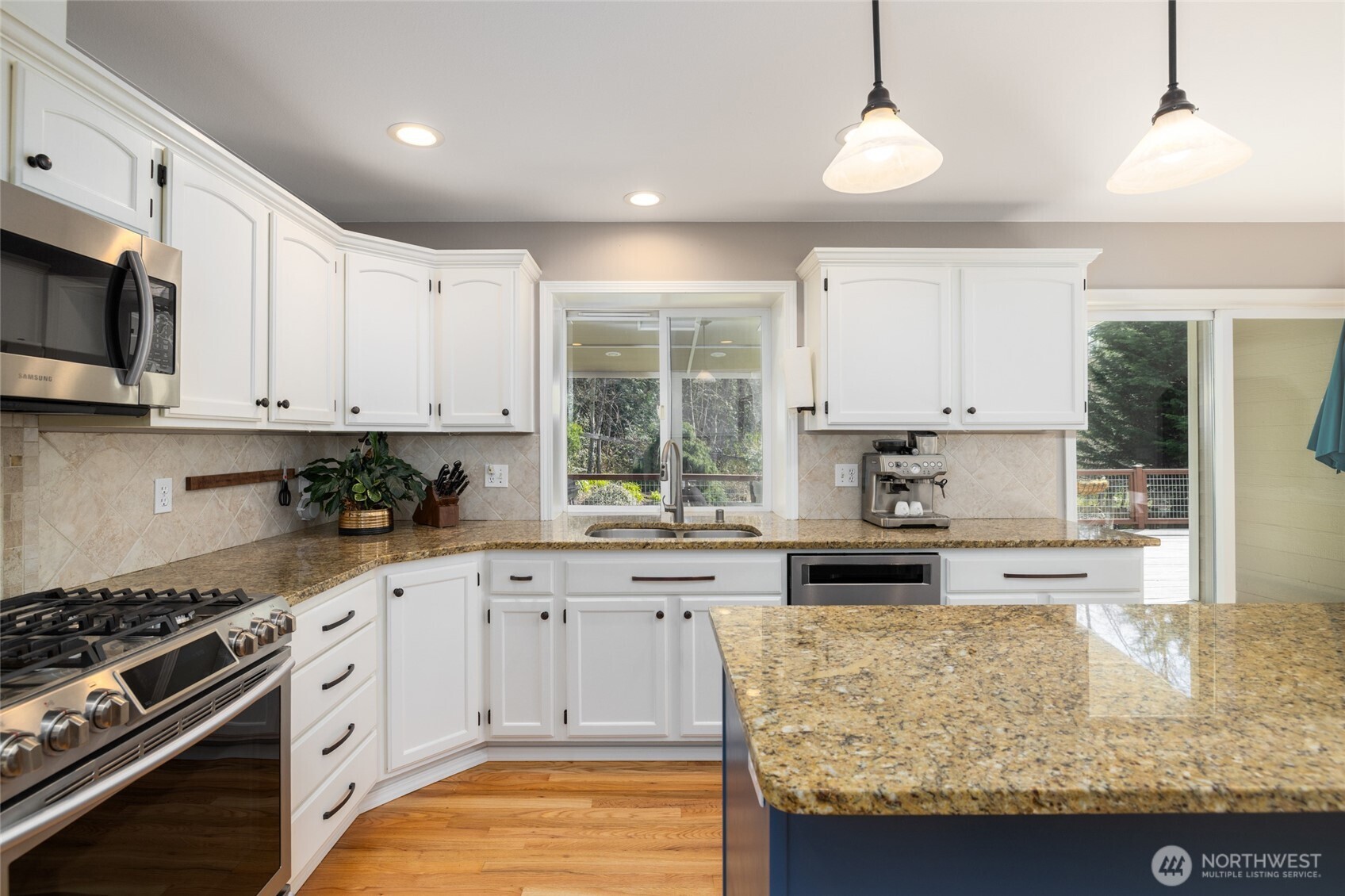 1014 S 38th Place , Mount Vernon, WA 98274