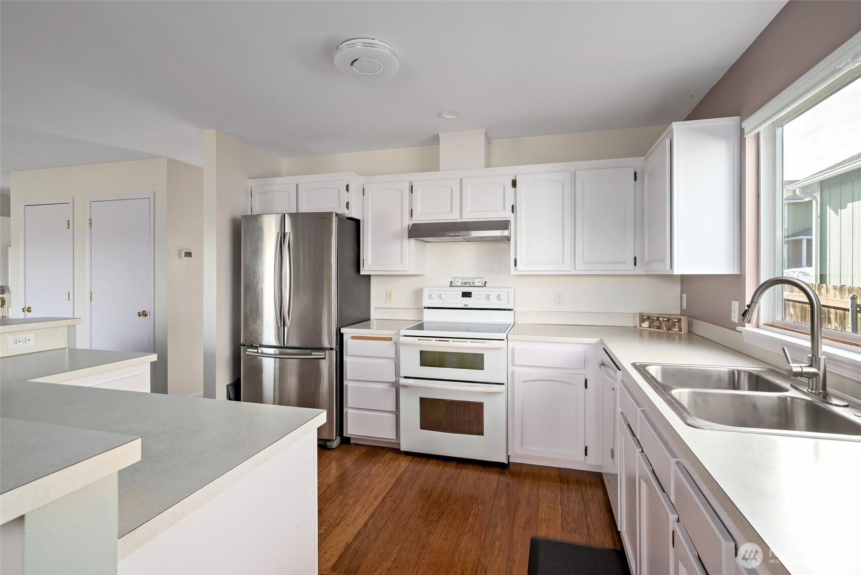 910 NE Cordero Place , Oak Harbor, WA 98277-3544