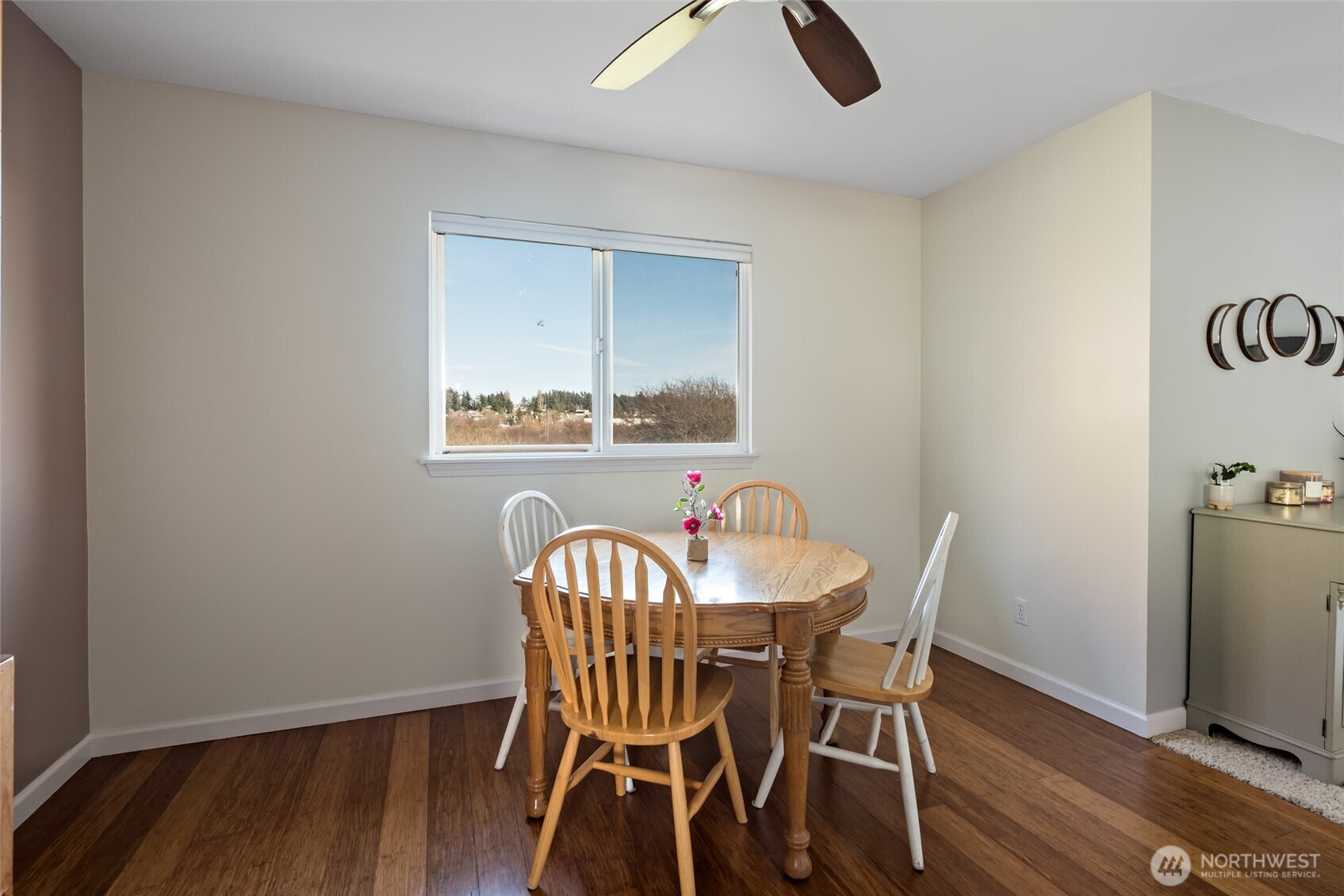 910 NE Cordero Place , Oak Harbor, WA 98277-3544