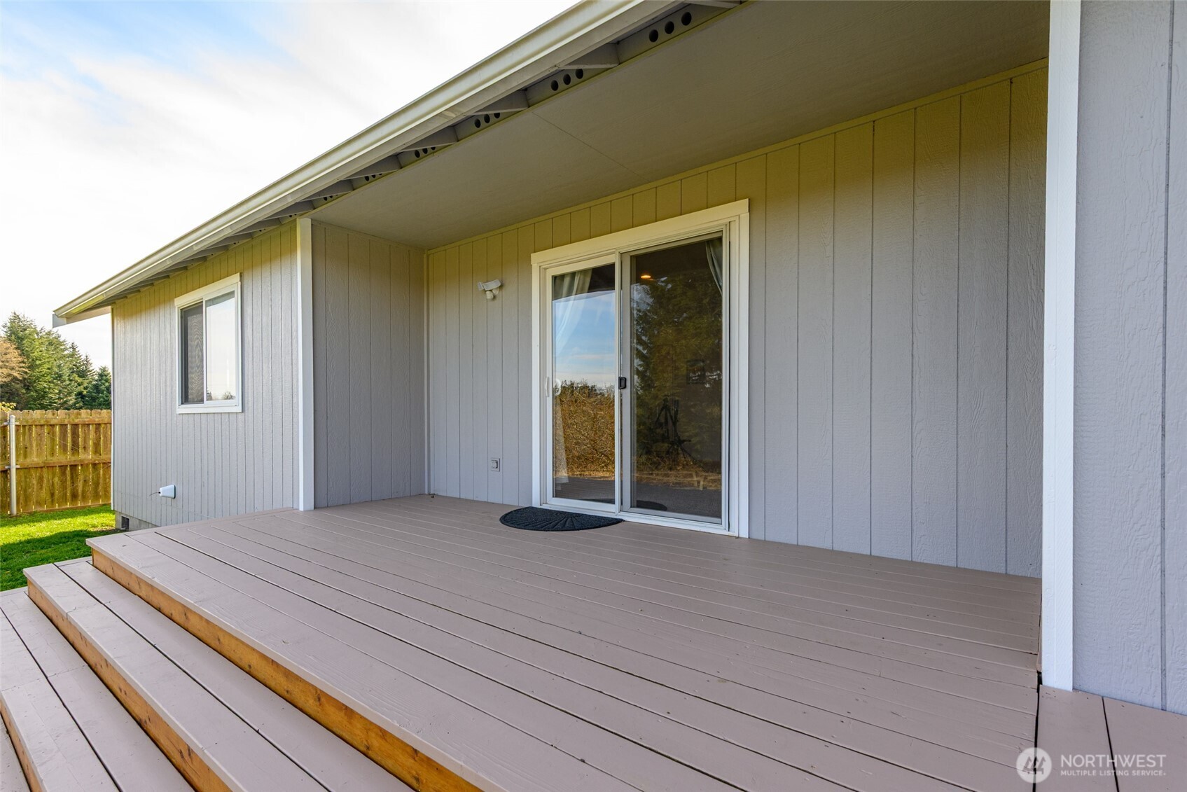 910 NE Cordero Place , Oak Harbor, WA 98277-3544