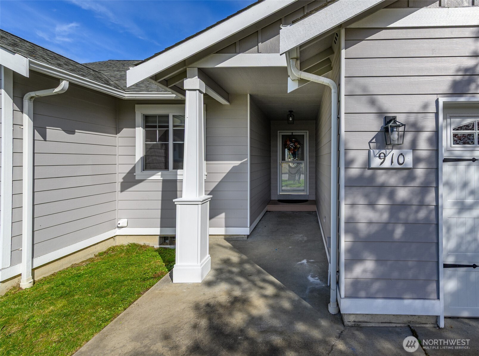 910 NE Cordero Place , Oak Harbor, WA 98277-3544