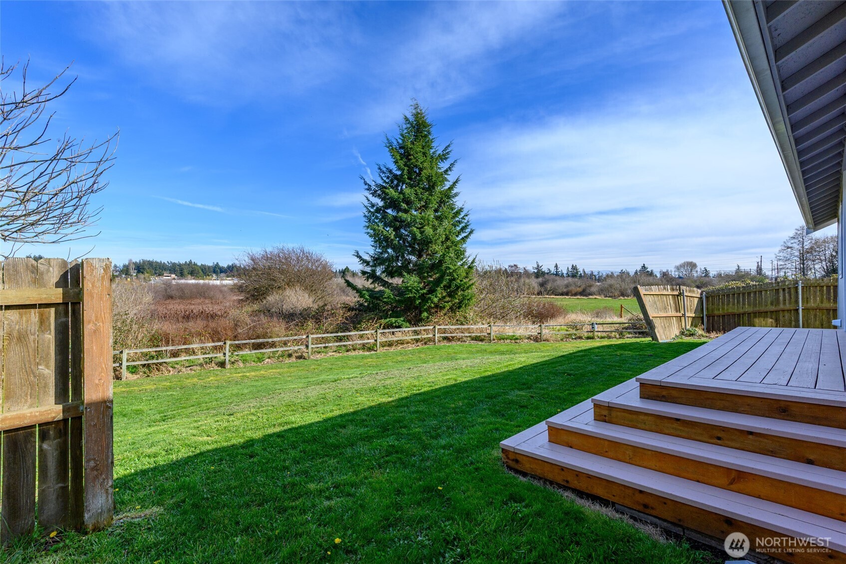 910 NE Cordero Place , Oak Harbor, WA 98277-3544