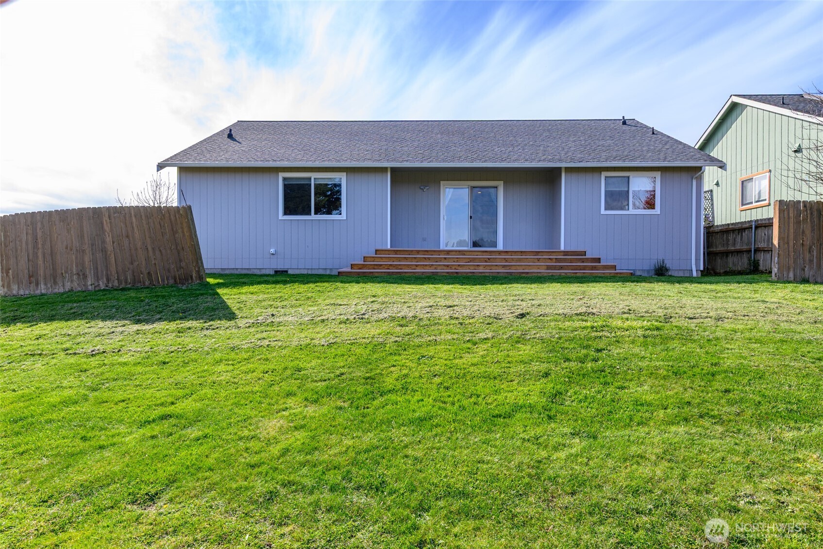 910 NE Cordero Place , Oak Harbor, WA 98277-3544