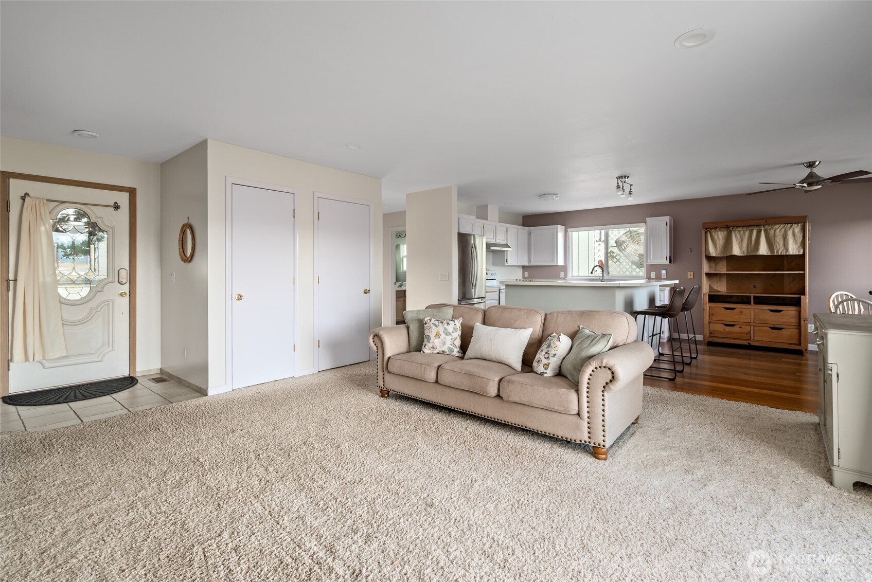 910 NE Cordero Place , Oak Harbor, WA 98277-3544