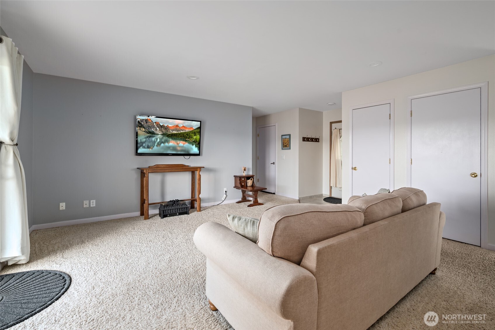 910 NE Cordero Place , Oak Harbor, WA 98277-3544