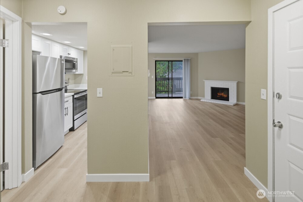 10506 NE 32nd Place #G203, Bellevue, WA 98004