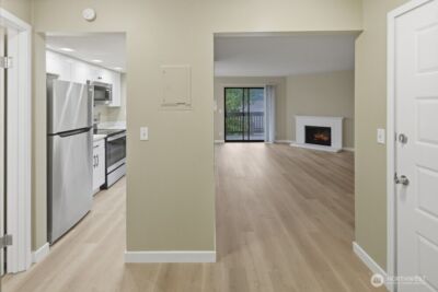 10506 NE 32nd Place #G203, Bellevue, WA 98004 - Photo 2