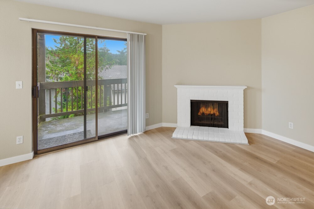 10506 NE 32nd Place #G203, Bellevue, WA 98004