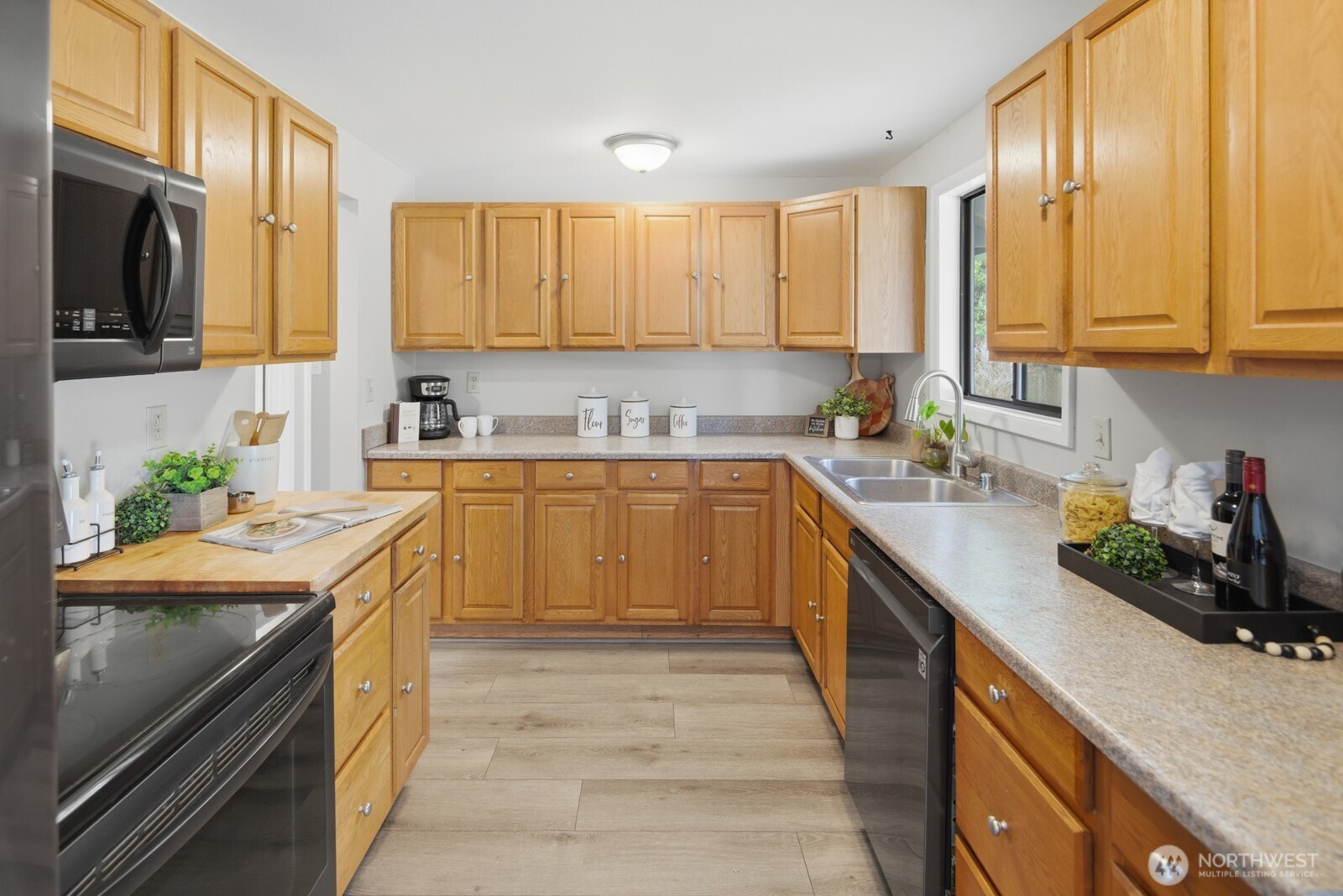 19105 18th Avenue W, Lynnwood, WA 98036-4860