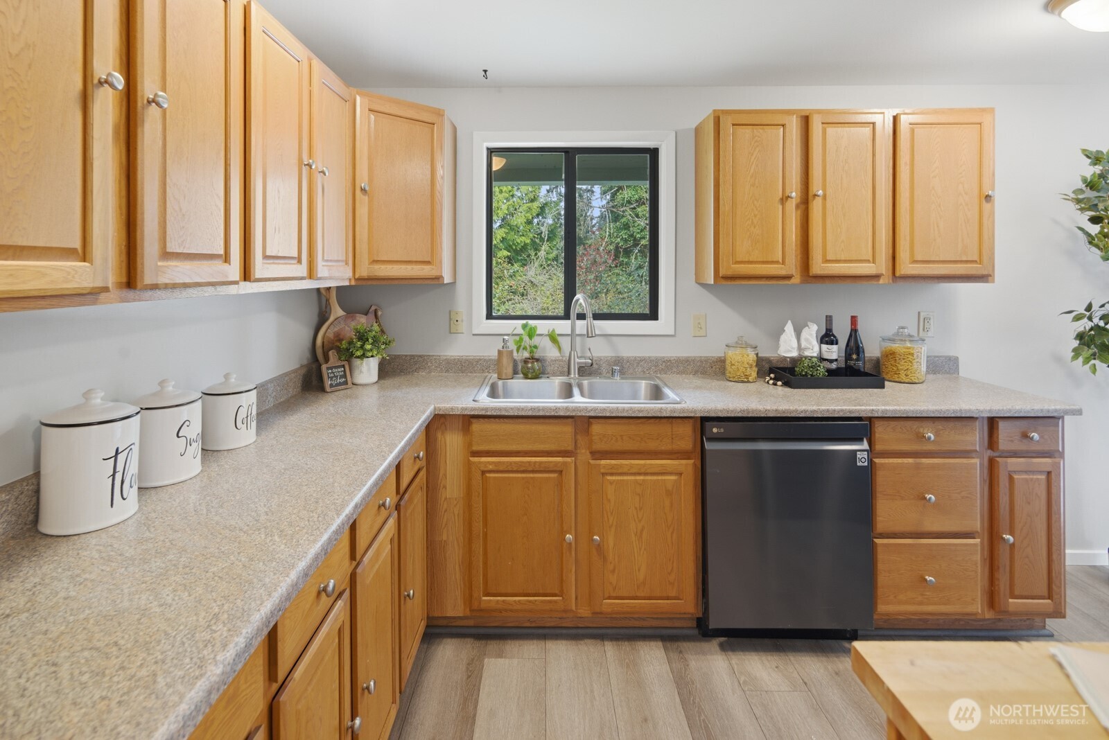 19105 18th Avenue W, Lynnwood, WA 98036-4860