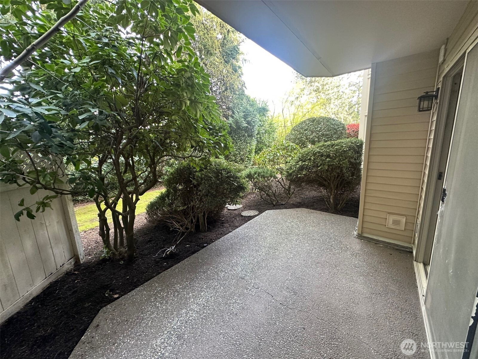 200 99th Avenue NE #16, Bellevue, WA 98004