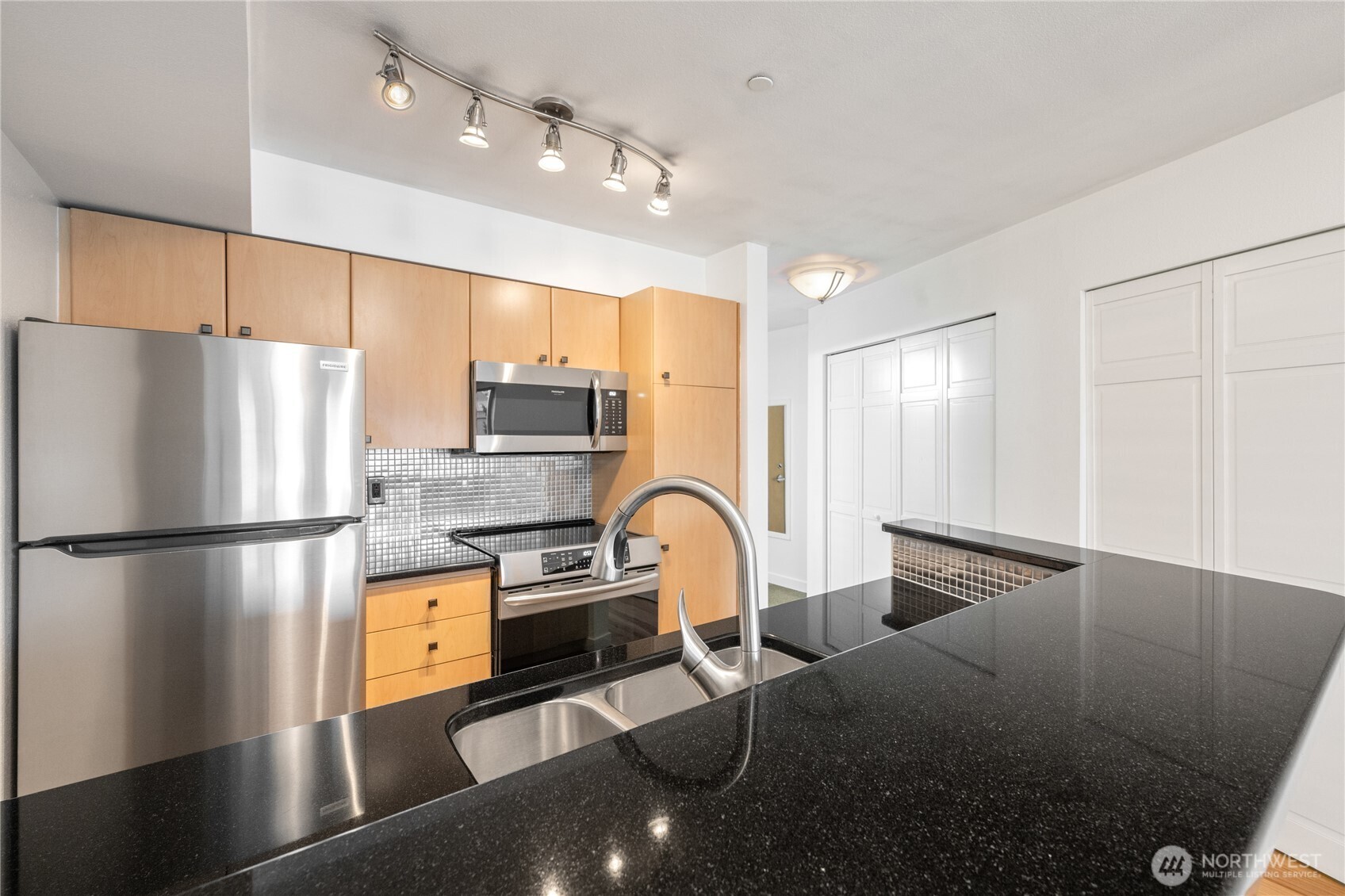 412 11th Avenue #209, Seattle, WA 98122