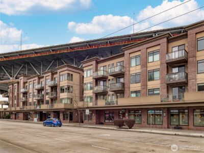 3217 Eastlake Avenue E #210, Seattle, WA 98102 - Photo 1