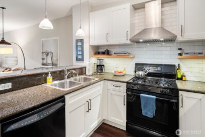 3217 Eastlake Avenue E #210, Seattle, WA 98102 - Photo 14