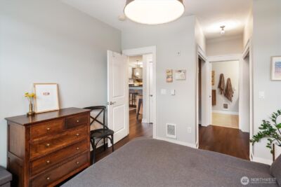 3217 Eastlake Avenue E #210, Seattle, WA 98102 - Photo 18