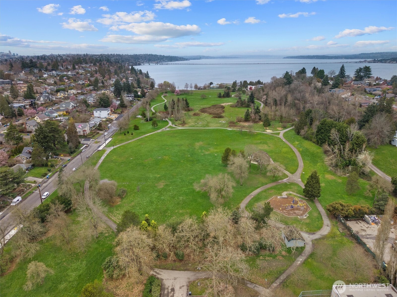 4233 S Bradford Street , Seattle, WA 98118