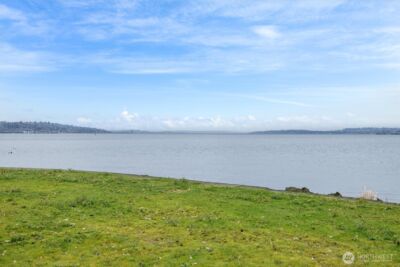 4233 S Bradford Street , Seattle, WA 98118 - Photo 10