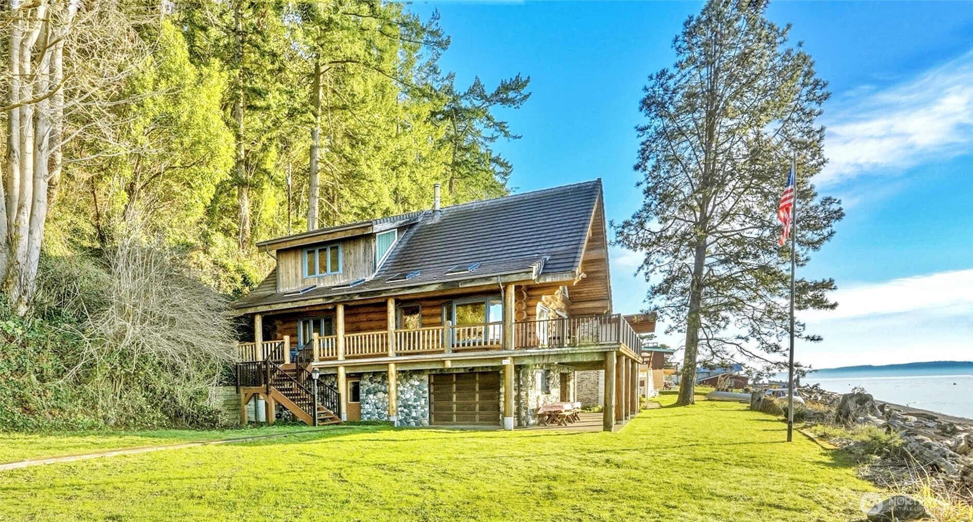 154 Rockaway Beach Lane , Camano Island, WA 98282-8545