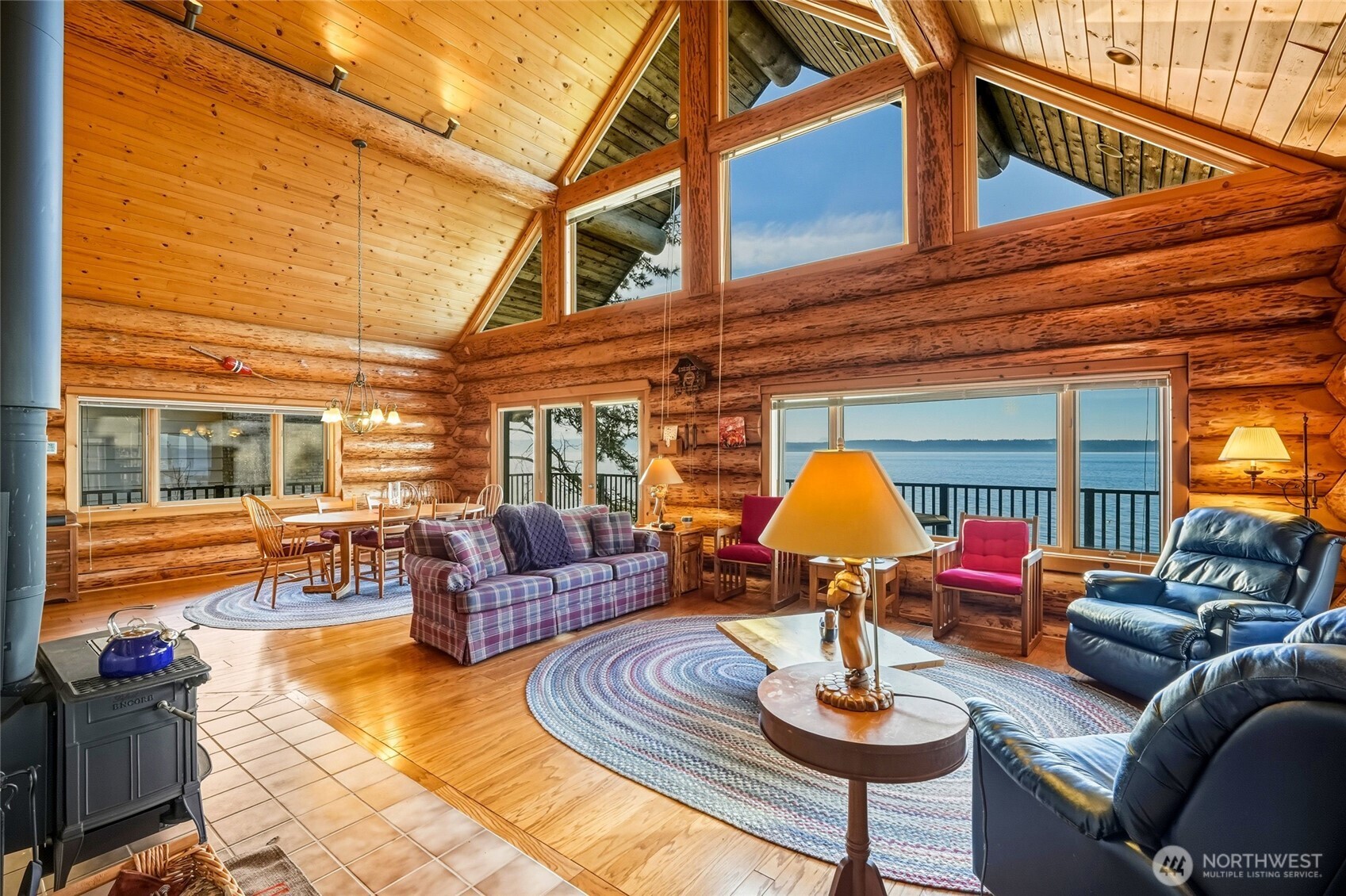 154 Rockaway Beach Lane , Camano Island, WA 98282-8545