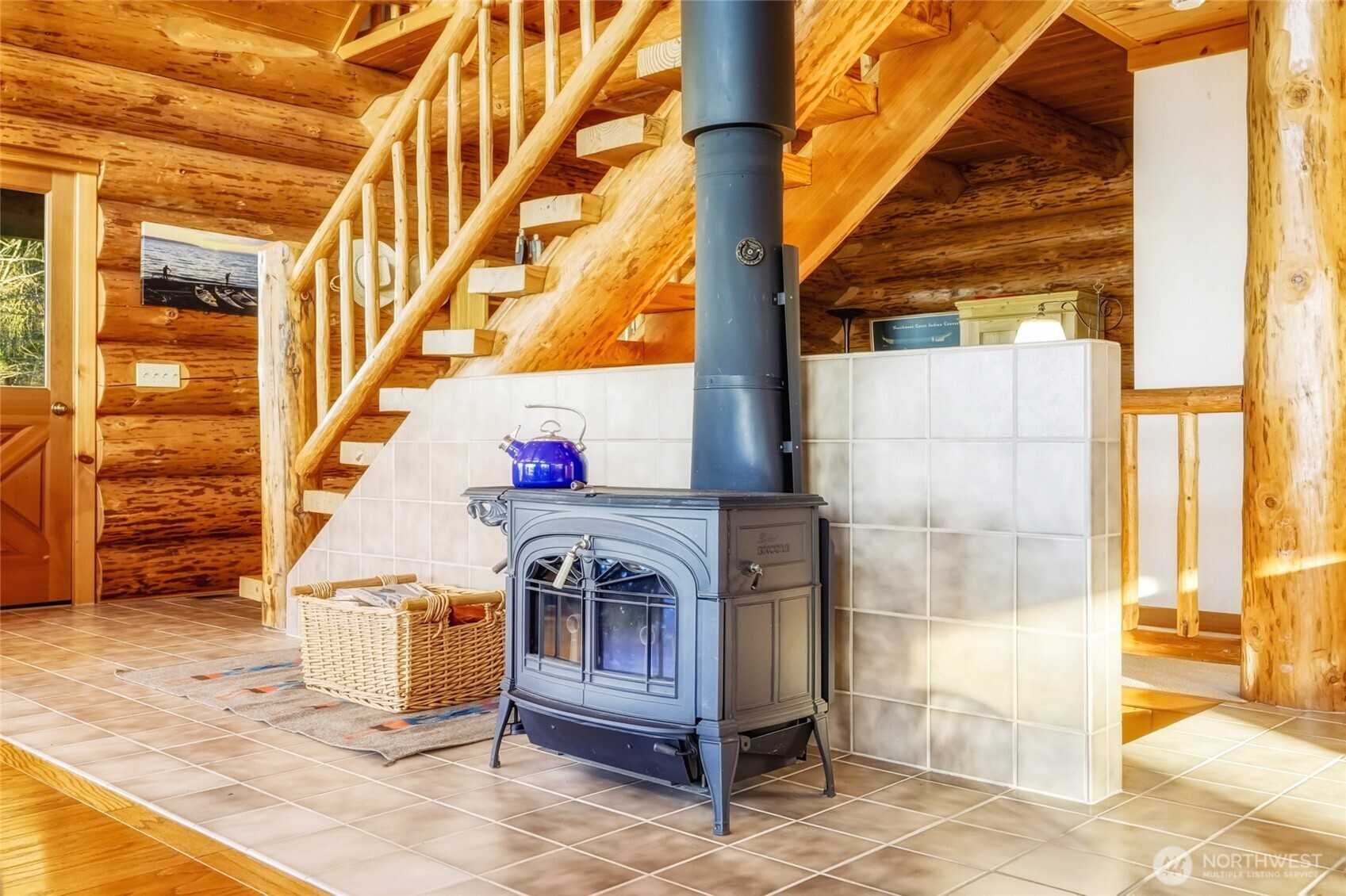 154 Rockaway Beach Lane , Camano Island, WA 98282-8545