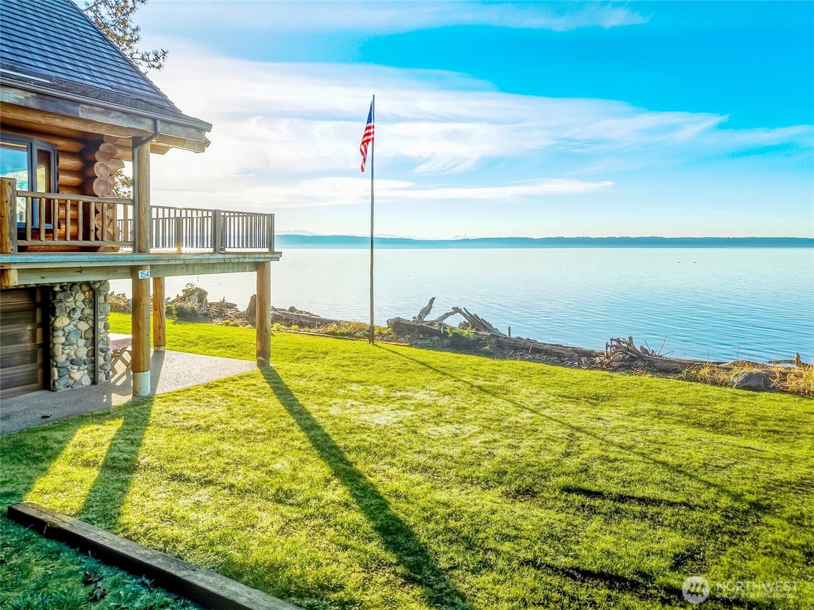 154 Rockaway Beach Lane , Camano Island, WA 98282-8545