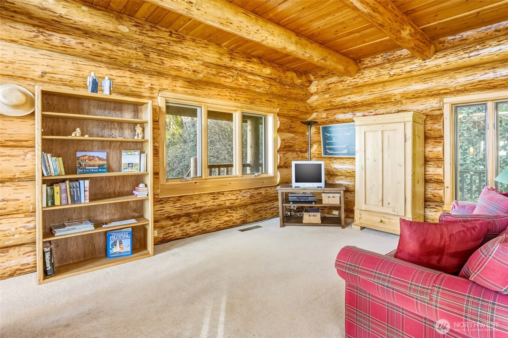 154 Rockaway Beach Lane , Camano Island, WA 98282-8545