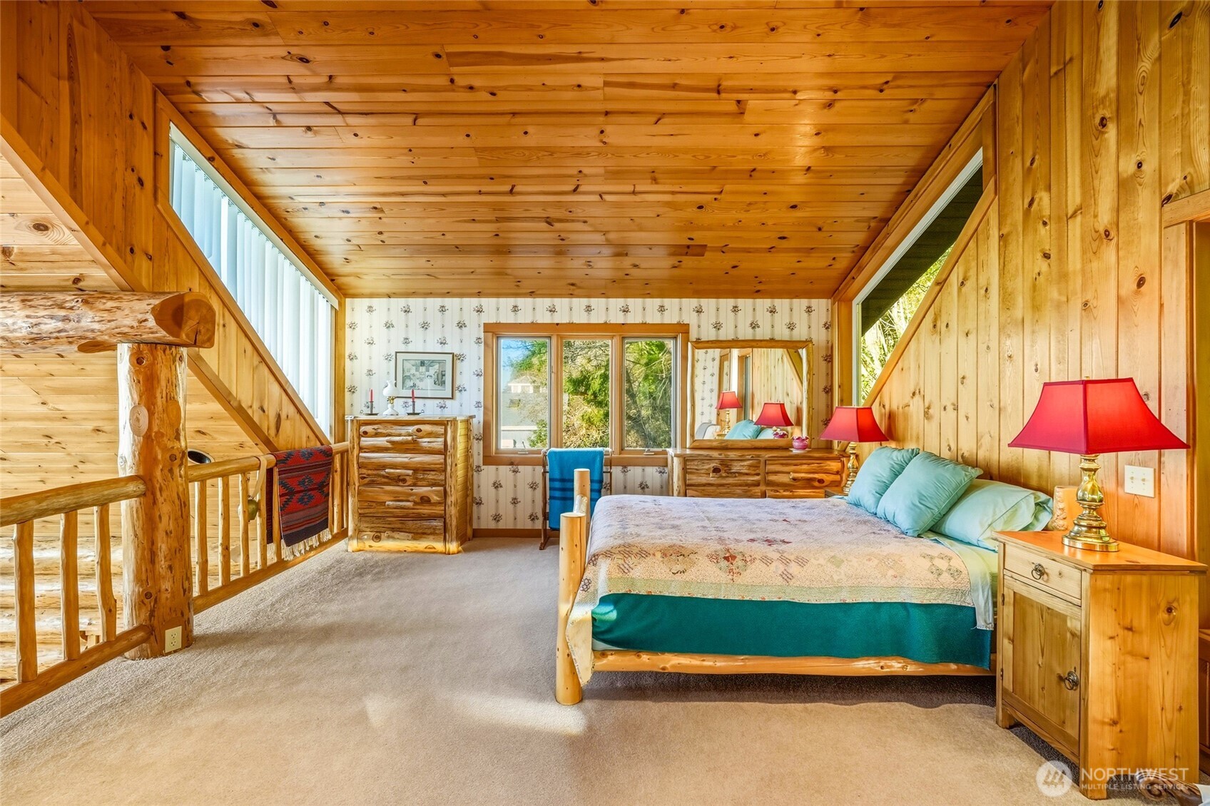 154 Rockaway Beach Lane , Camano Island, WA 98282-8545
