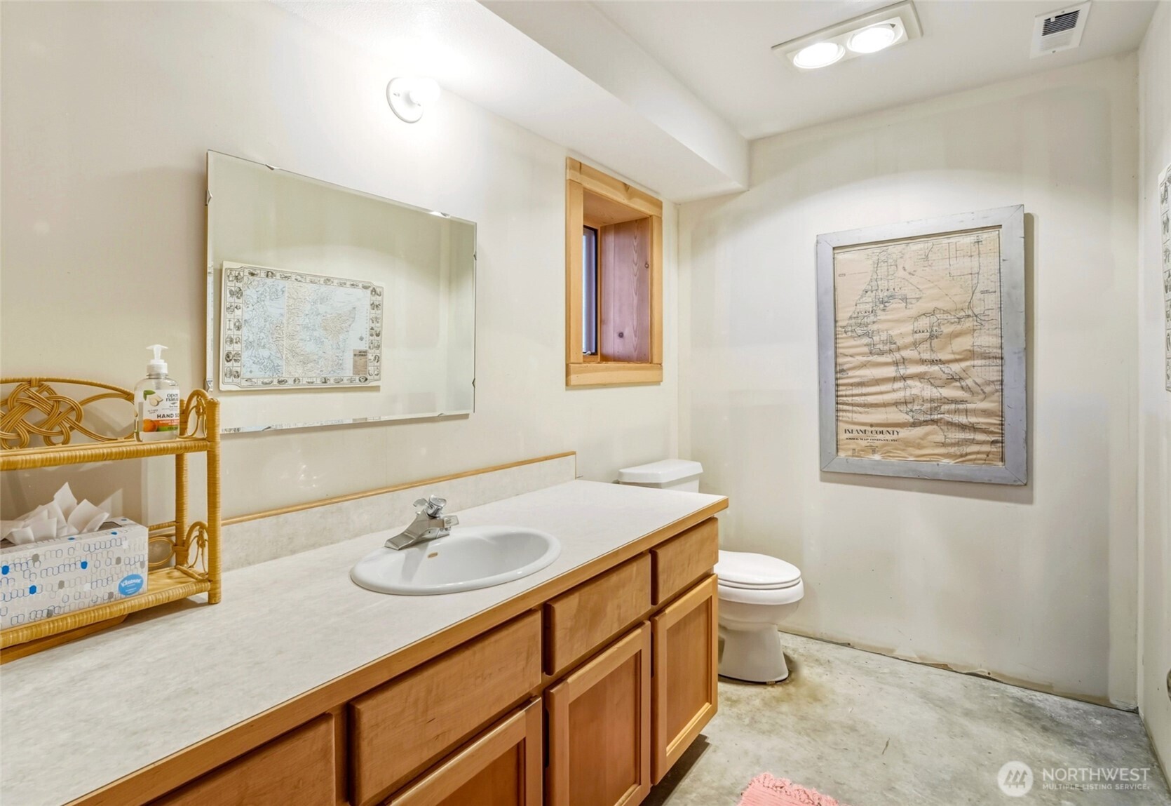 154 Rockaway Beach Lane , Camano Island, WA 98282-8545