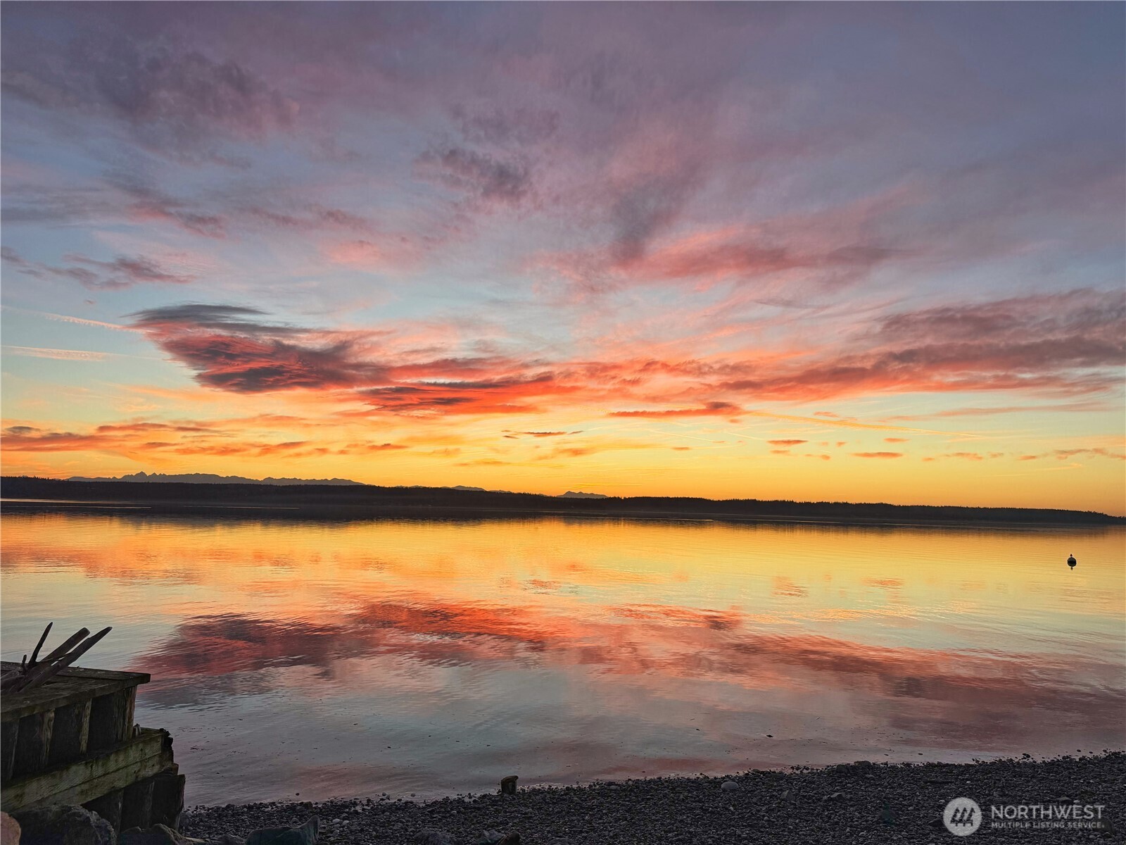 154 Rockaway Beach Lane , Camano Island, WA 98282-8545
