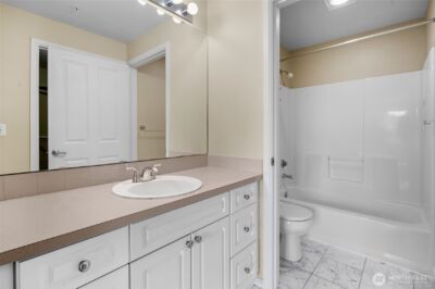 4343 Roosevelt Way NE #401, Seattle, WA 98105 - Photo 20