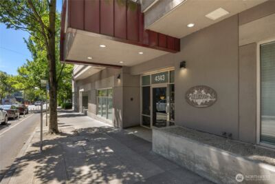 4343 Roosevelt Way NE #401, Seattle, WA 98105 - Photo 2