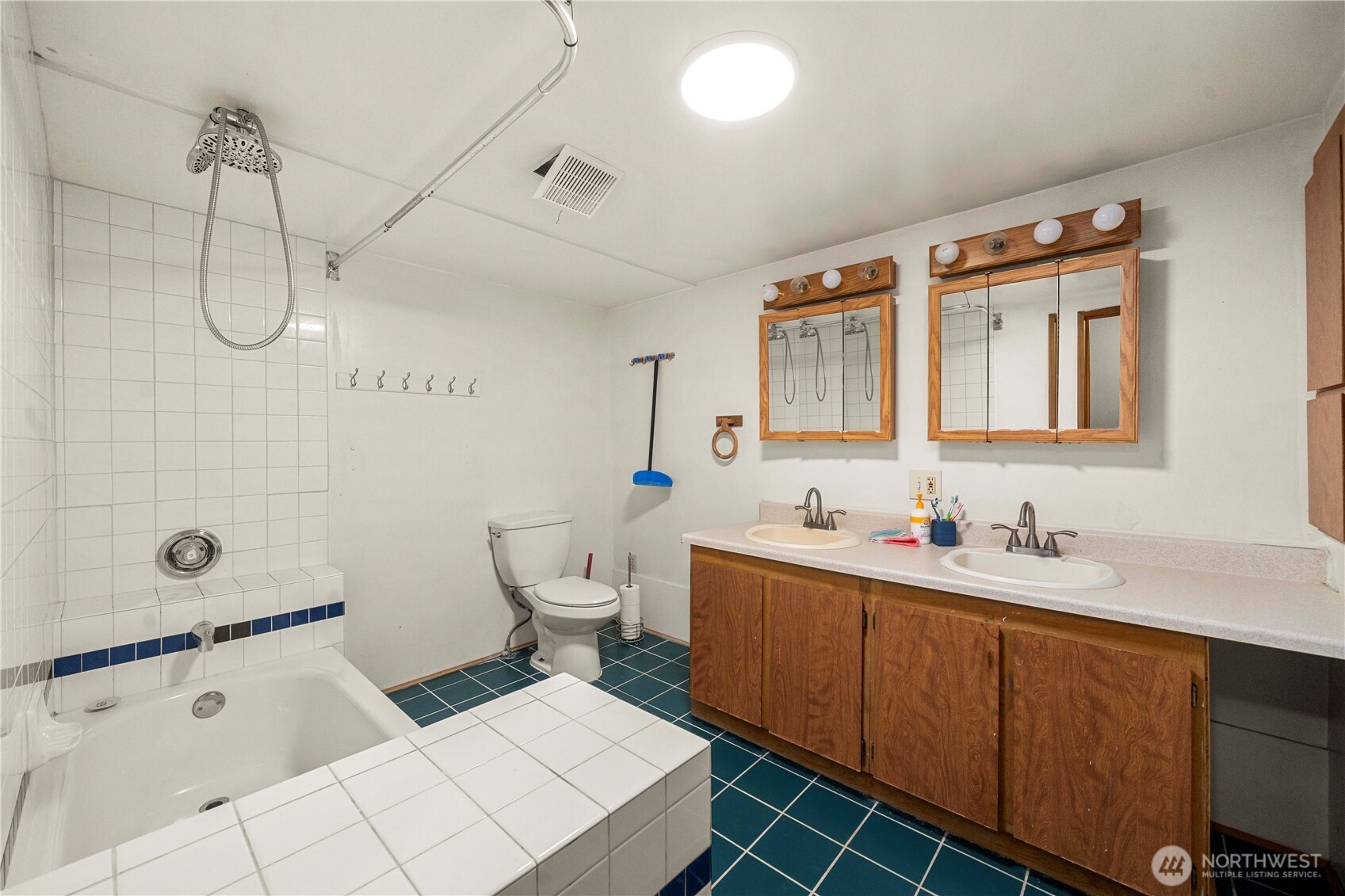 11815 C Street S, Tacoma, WA 98444