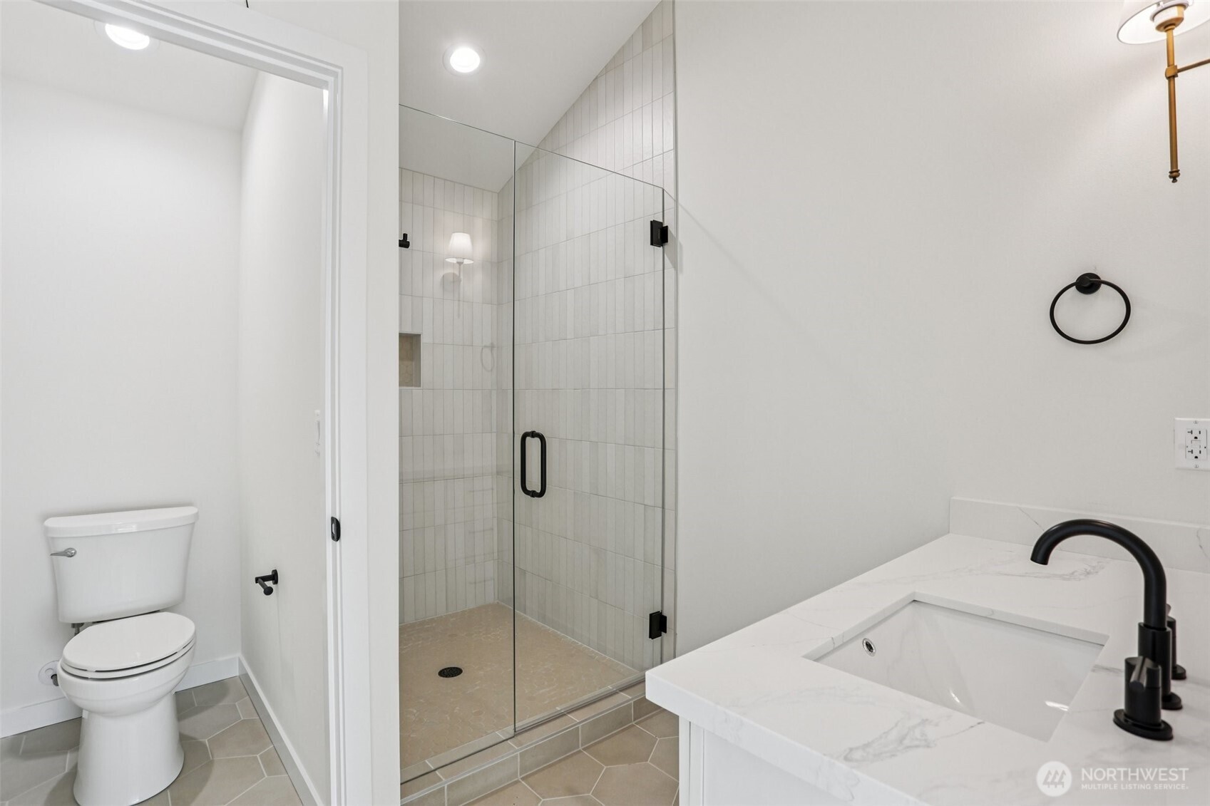 13748 Stone Avenue N, Seattle, WA 98133