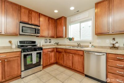 2211 119th Drive SE, Lake Stevens, WA 98258-7314 - Photo 2