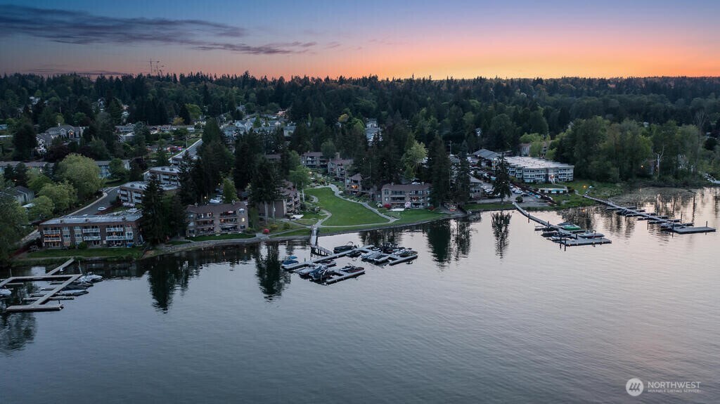 17434 NE 40Th Place #C-5, Redmond, WA 98052