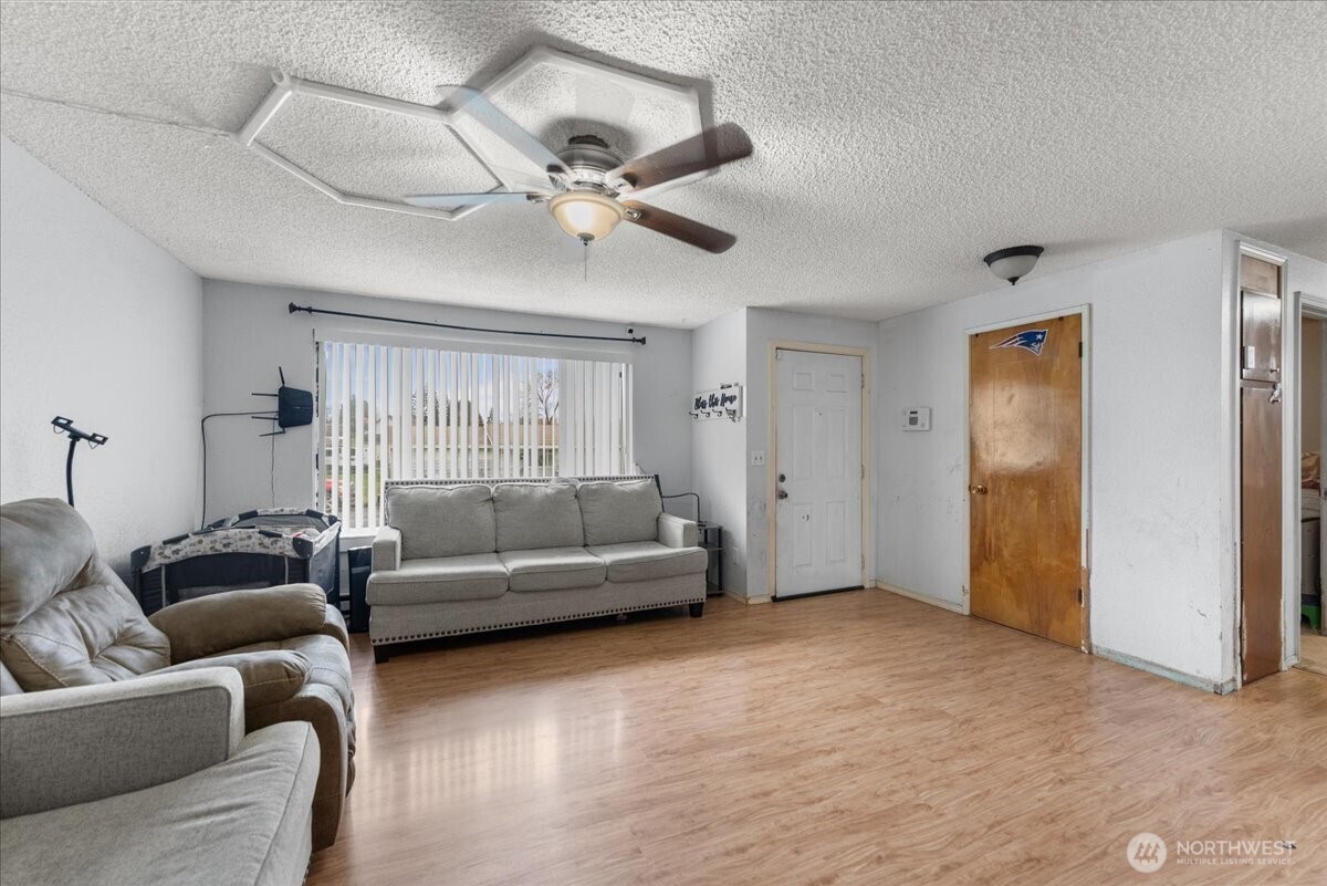 1751 S 43rd Street , Tacoma, WA 98418
